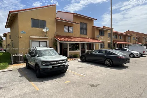 2775 W 62nd St # 207, Hialeah FL 33016