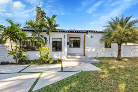 4361 SW 16th St, Miami FL 33134