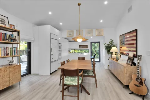 4361 SW 16th St, Miami FL 33134