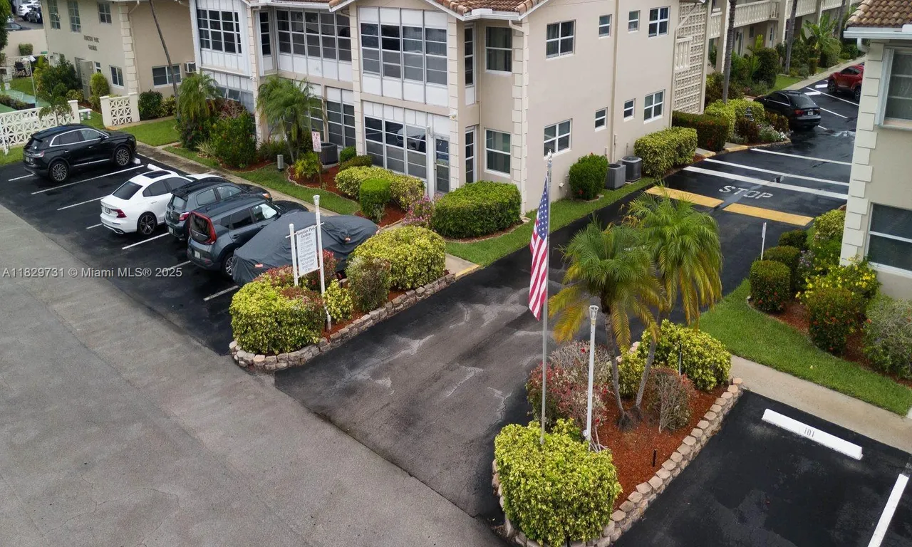 2121 NE 42nd Ct # 202C, Lighthouse Point FL 33064