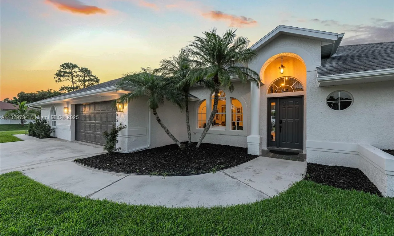 2055 SW Aaron Ln, Port St. Lucie FL 34953