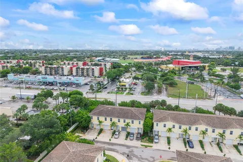 1128 NW 40th Ter, Lauderhill FL 33313