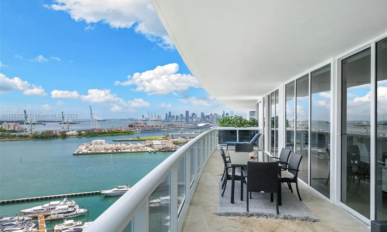 400 Alton Rd # 2208, Miami Beach FL 33139
