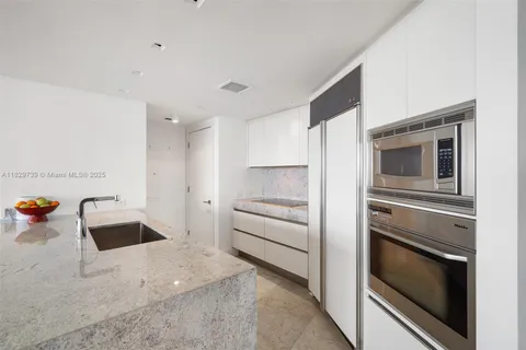 400 Alton Rd # 2208, Miami Beach FL 33139