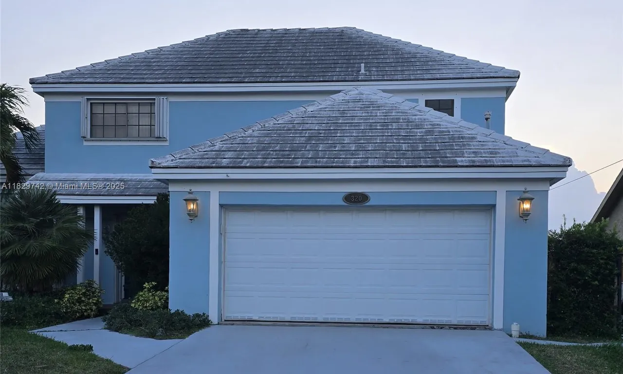320 SE 12th Ave, Pompano Beach FL 33060