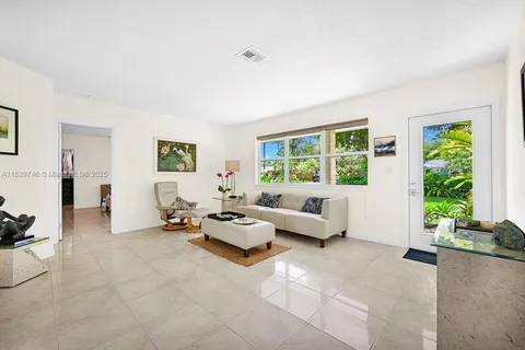15730 SW 87th Ct, Palmetto Bay FL 33157