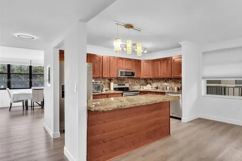 20381 NE 30th Ave # 7, Aventura FL 33180