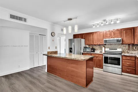 20381 NE 30th Ave # 7, Aventura FL 33180