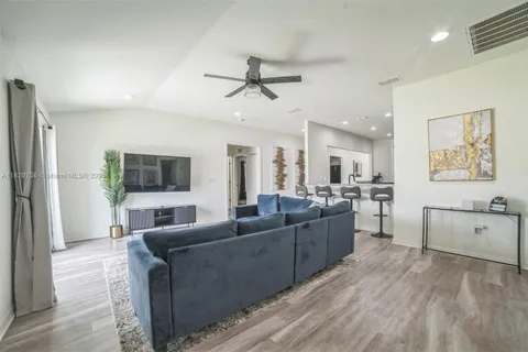 459 Lanham Drive, Winter Haven FL 33881