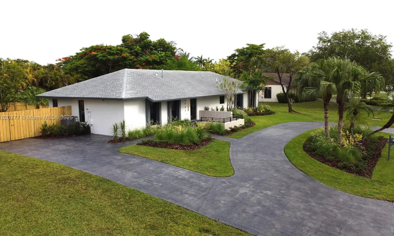 17902 SW 87th Pl, Palmetto Bay FL 33157