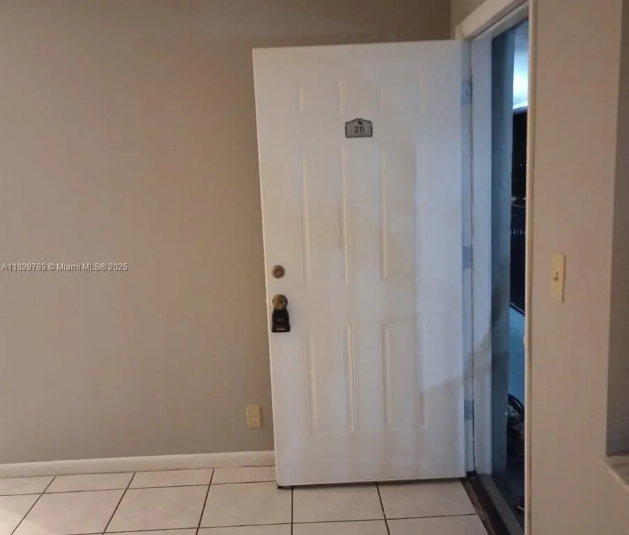 1201 SW 50th Ave # 4, North Lauderdale FL 33068