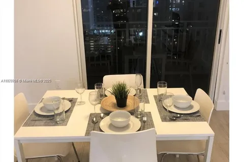 185 SE 14 # 2611, Miami FL 33131