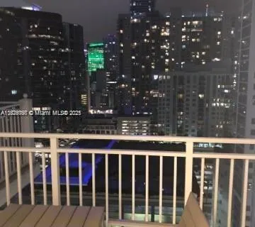 185 SE 14 # 2611, Miami FL 33131