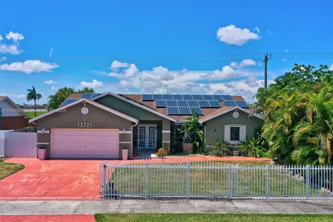 13721 SW 280th Ter, Homestead FL 33033