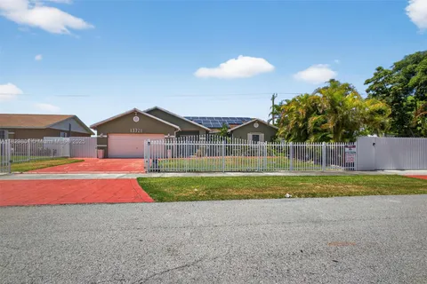 13721 SW 280th Ter, Homestead FL 33033