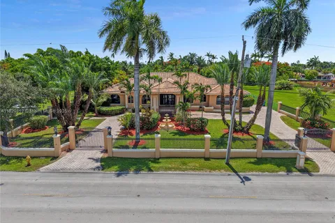 3001 SW 132nd Ave, Miami FL 33175