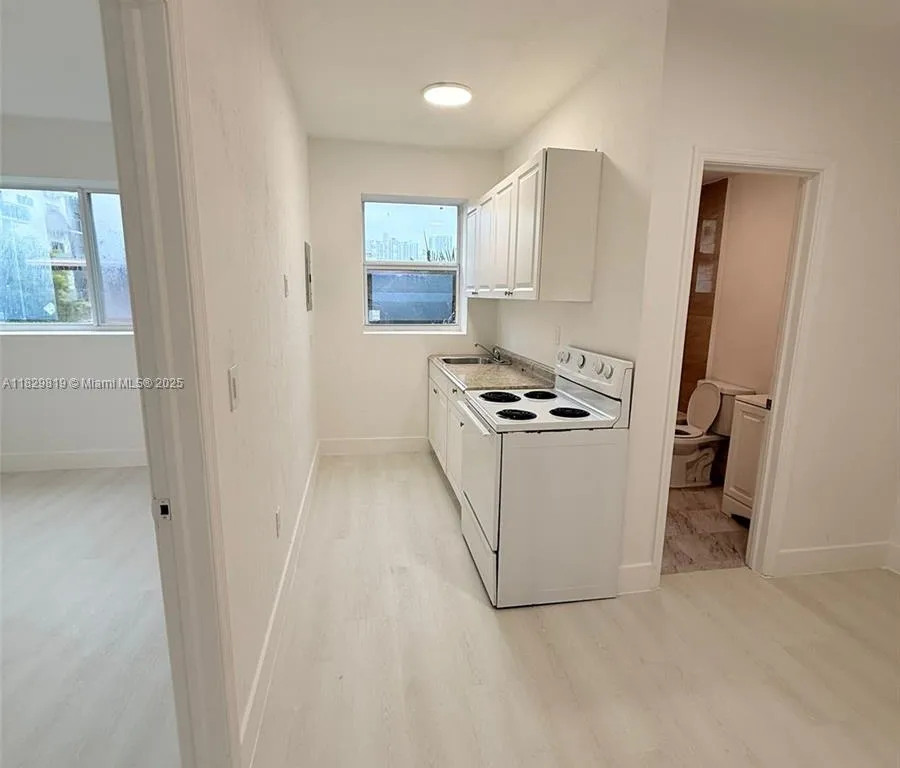 871 SW 3rd St # 21, Miami FL 33130
