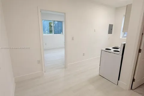 871 SW 3rd St # 21, Miami FL 33130