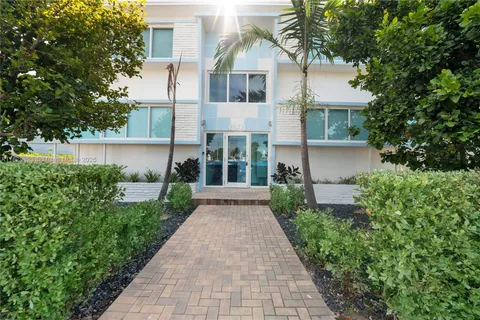 6971 Carlyle Ave # 102, Miami Beach FL 33141