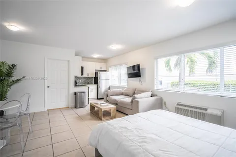 6971 Carlyle Ave # 102, Miami Beach FL 33141