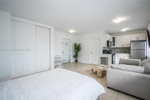 6971 Carlyle Ave # 102, Miami Beach FL 33141