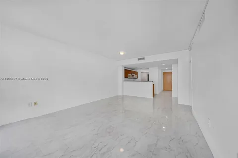 244 Biscayne Blvd # 3704, Miami FL 33132