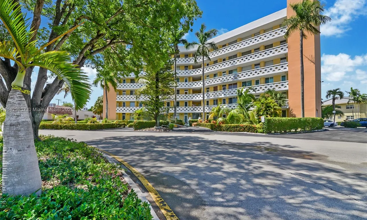 2400 NE 9th St # 201, Fort Lauderdale FL 33304