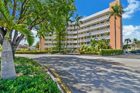 2400 NE 9th St # 201, Fort Lauderdale FL 33304
