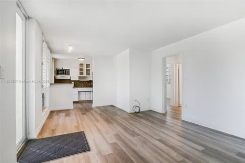 2400 NE 9th St # 201, Fort Lauderdale FL 33304