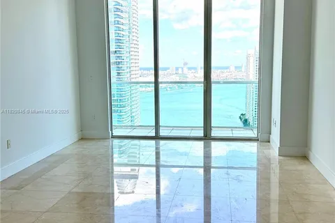 31 SE 5th St # 4214, Miami FL 33131