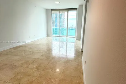 31 SE 5th St # 4214, Miami FL 33131