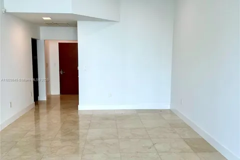 31 SE 5th St # 4214, Miami FL 33131