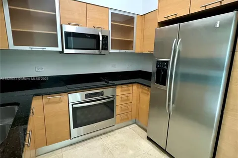 31 SE 5th St # 4214, Miami FL 33131