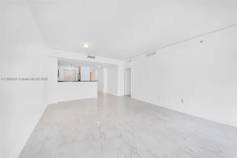 244 Biscayne Blvd # 3704, Miami FL 33132