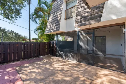2622 NW 99th Ave, Coral Springs FL 33065