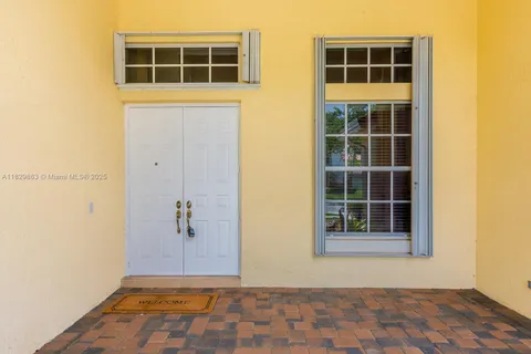 3967 Nighthawk Dr, Weston FL 33331