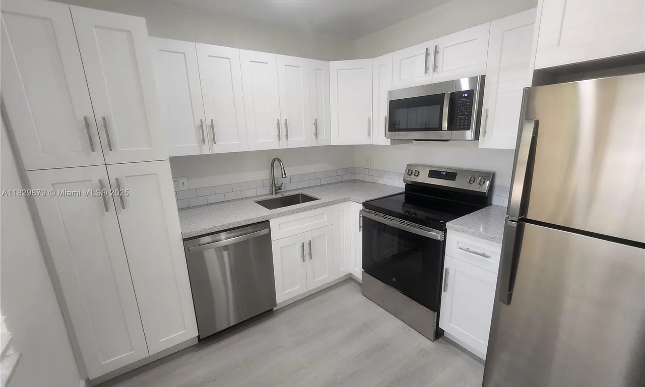 138 S Cypress Rd # 217, Pompano Beach FL 33060