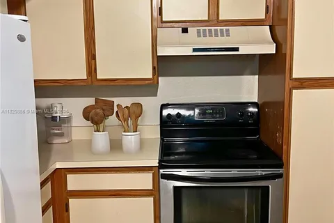 3480 N Pinewalk Dr N # 135, Margate FL 33063