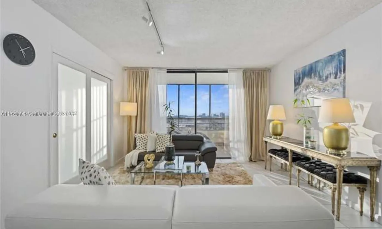 500 THREE ISLANDS # 509, Hallandale Beach FL 33009