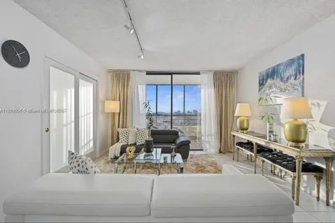 500 THREE ISLANDS # 509, Hallandale Beach FL 33009