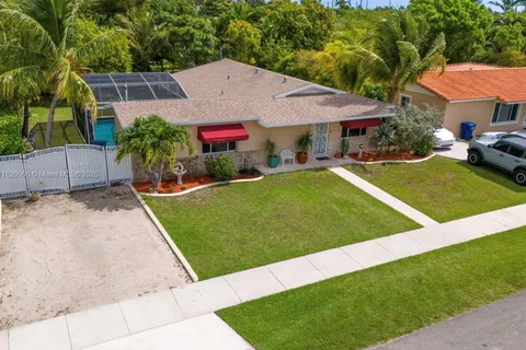 10833 SW 62nd Ter, Miami FL 33173