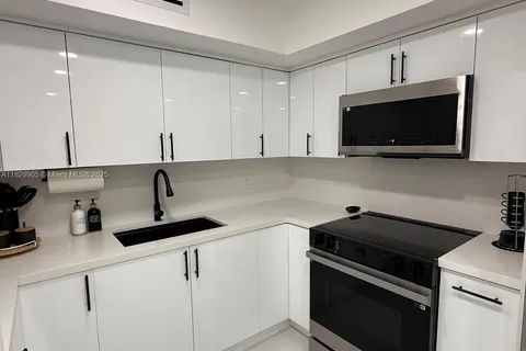 6070 W 19th Ave # 107, Hialeah FL 33012