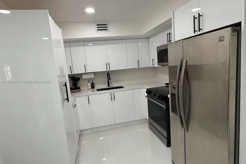 6070 W 19th Ave # 107, Hialeah FL 33012