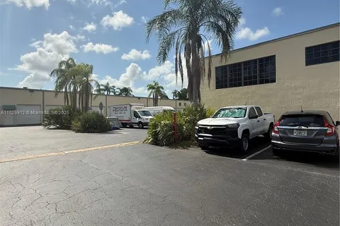 14315 SW 142nd St, Miami FL 33186