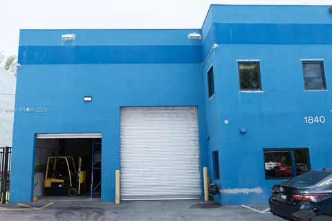 1840 NW 95th Ave, Doral FL 33172