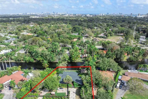 11377 W Biscayne Canal Rd, Miami FL 33161