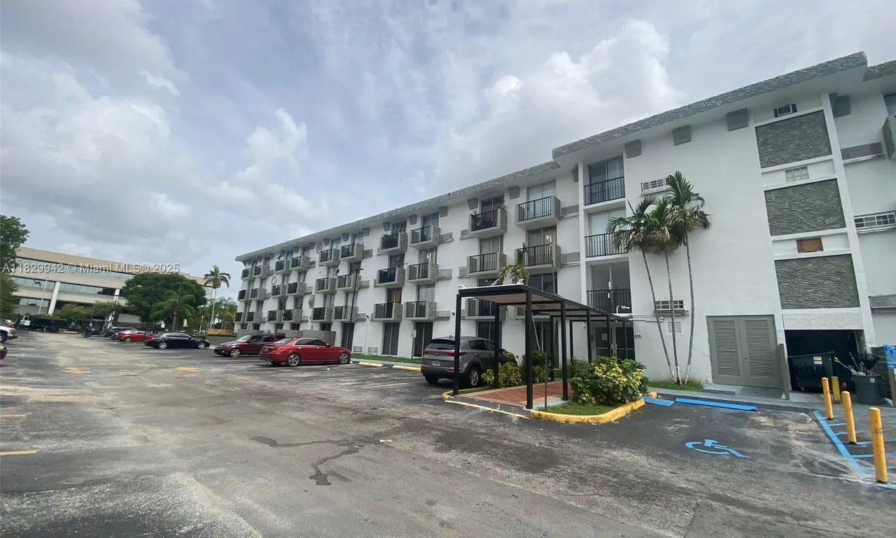 16450 NW 2nd Ave # 302, Miami FL 33169
