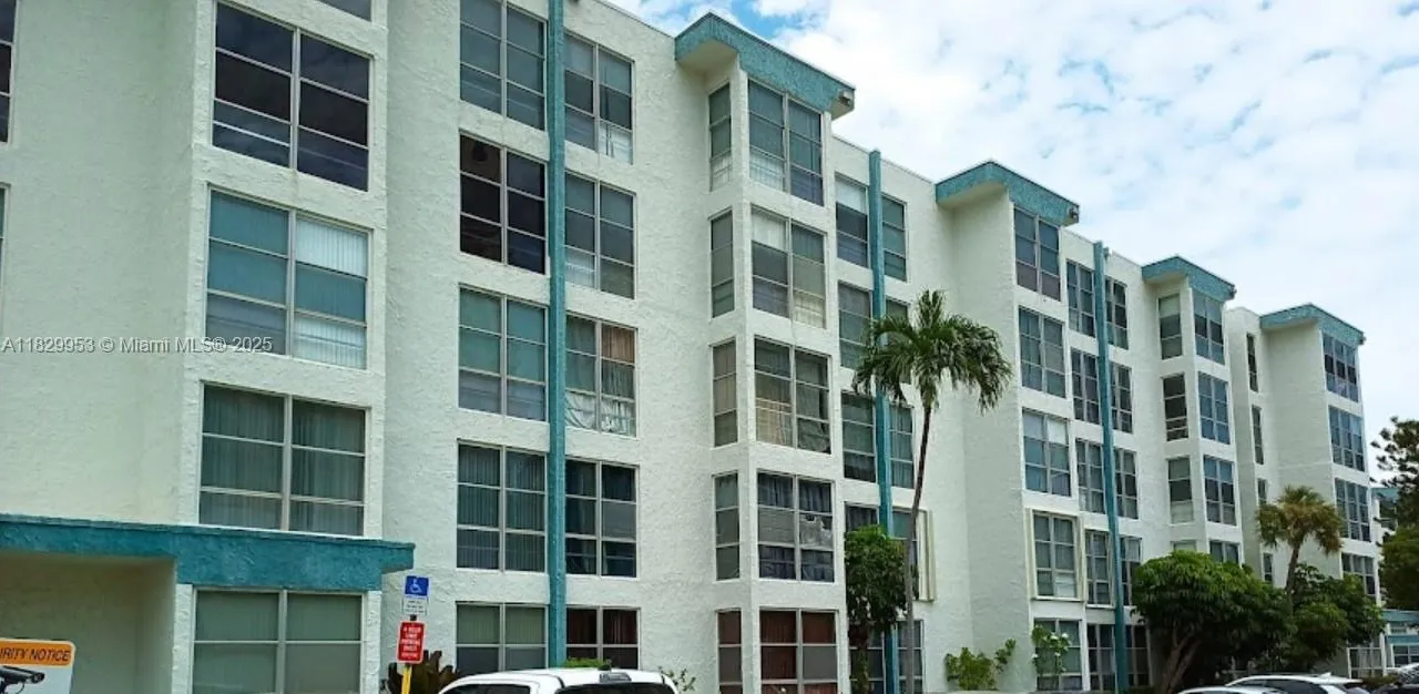 17560 Atlantic Blvd # 119, Sunny Isles Beach FL 33160