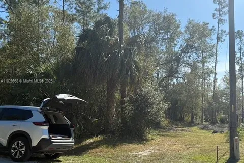 4204 E,. 10th St., Lehigh Acres FL 33972