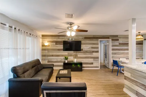 3039 Grant St # 3039, Hollywood FL 33021
